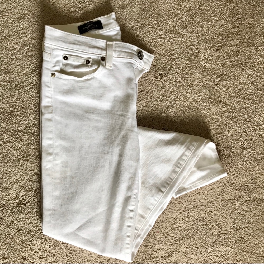 BNWOT J Crew (retail) Toothpick white jeans. SZ 27